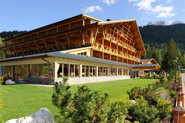 Sommer Präsentationsbild Hotel + Residence Bad Moos Dolomites Spa Resort
