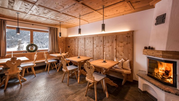 Il ristorante Sesto Im Wiesengrund Apartments