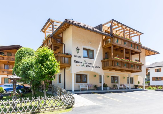 Photo exteriors B&B (Garni) + Residence Lanterna Verde / Grüne Laterne