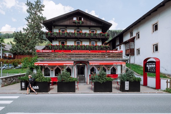 Photo exteriors Garni (B&B) + Apartments Biwak 12