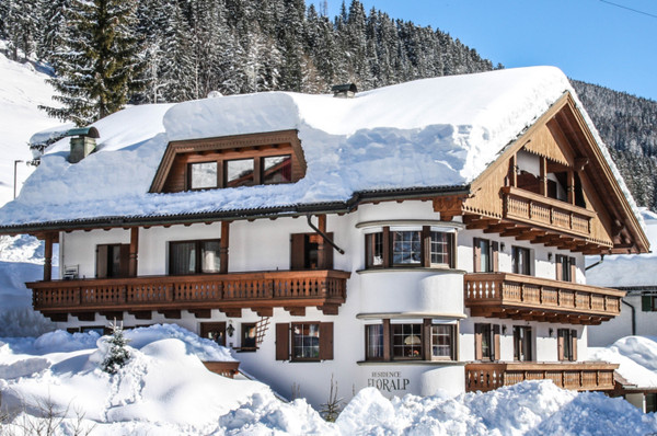 Foto Außenansicht Residence Floralp