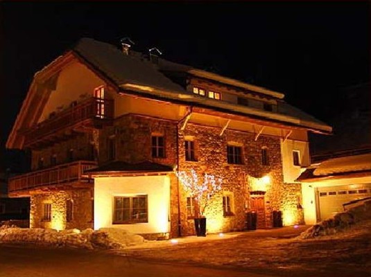 Photo exteriors Residence Handra