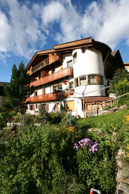 Foto esterno B&B + Appartamenti Haus Hubertus