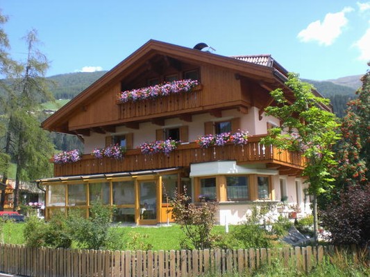 Photo exteriors Rooms with breakfast Tschurtschenthaler Anna