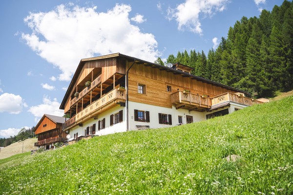 Foto Außenansicht Ferienwohnungen auf dem Bauernhof Egorta