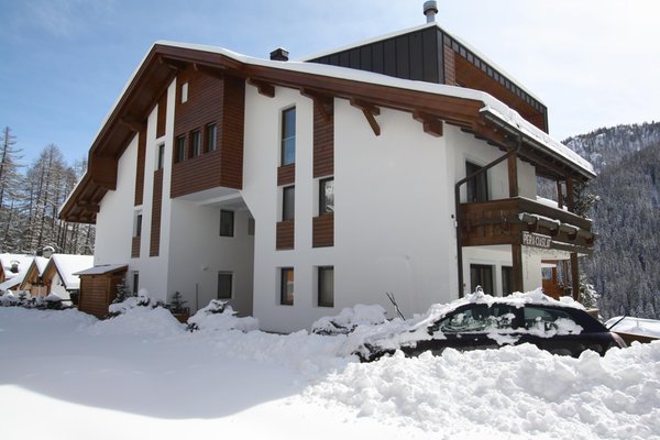 Foto esterno in inverno Appartamenti Pera Ciaslat
