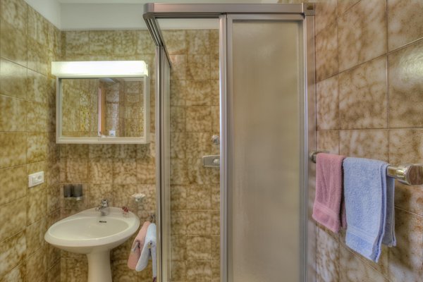 Photo of the bathroom Apartments Haus Albertini