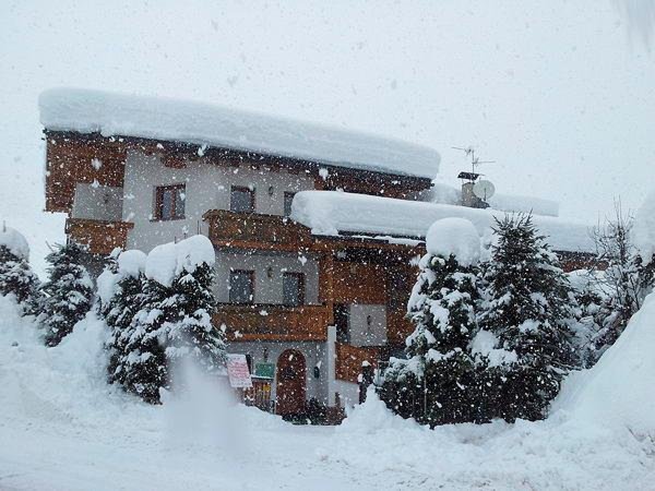 Foto invernale di presentazione Chalets Dolomites Brigitte - Appartamenti & B&B