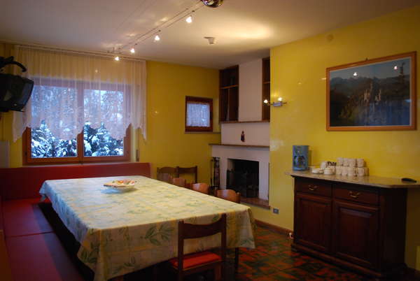 Foto der Küche Chalets Dolomites Brigitte - Appartements & B&B