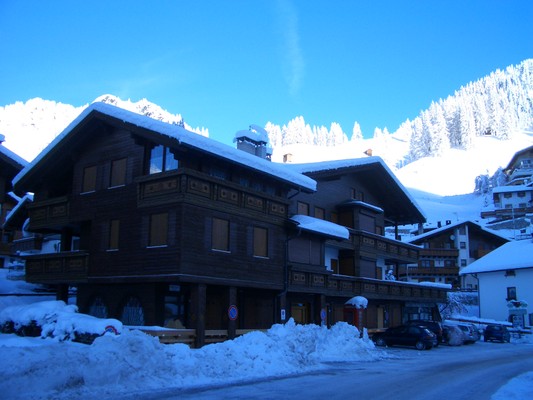 Foto Außenansicht Ferienwohnungen Chalet Helen