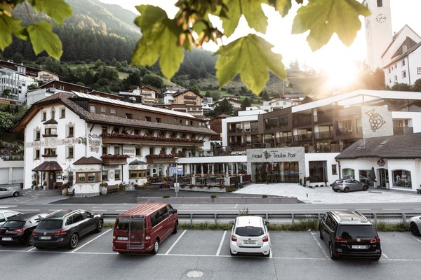 Foto esterno Hotel Traube Post