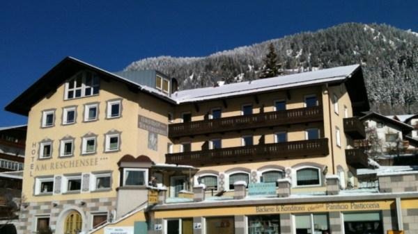 Winter presentation photo Hotel Am Reschensee