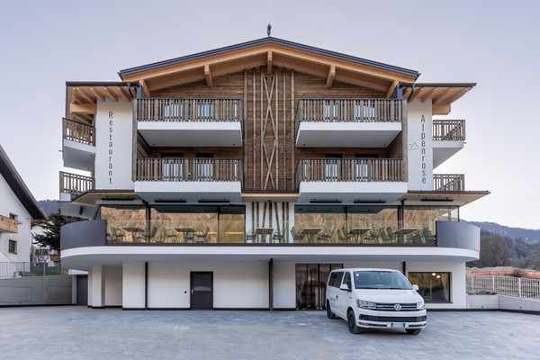 Foto Außenansicht Hotel Alpenrose