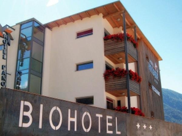 Foto esterno in estate Biohotel Panorama