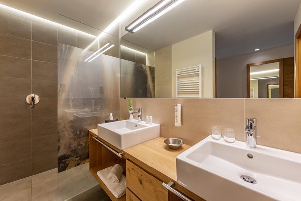 Foto del bagno Aparthotel Maraias – Luxury Suites & Apartments