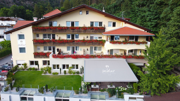 Foto esterno Saldur Small Active Hotel