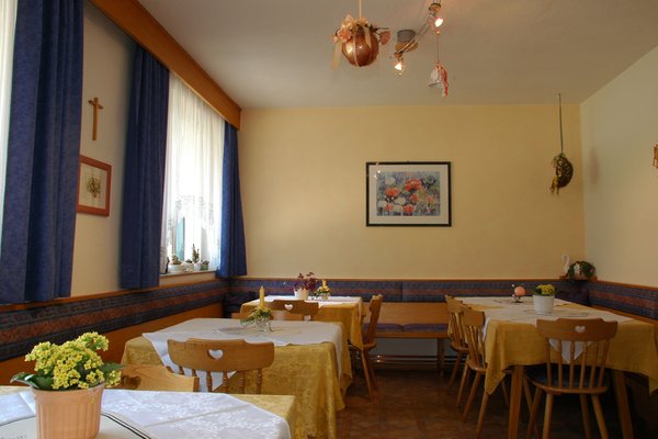 Il ristorante Tubre in Val Monastero Haus Rufinatscha