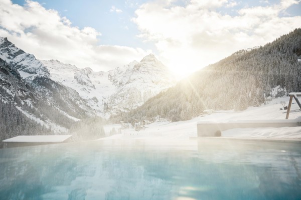 Photo of the outdoor swimming pool