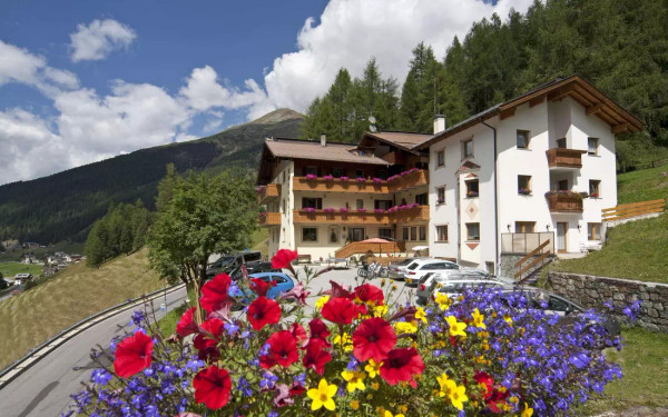 Photo exteriors Hotel Cornelia