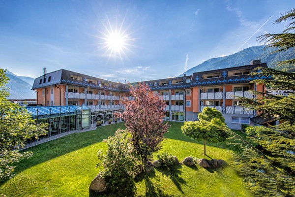 Foto Außenansicht Aktiv- & Wellnesshotel Zentral