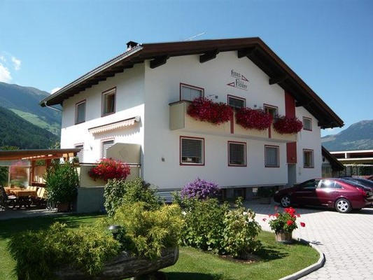 Photo exteriors Rooms + Apartments Haus Pichler