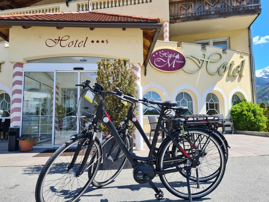 Foto esterno Hotel Maria Theresia