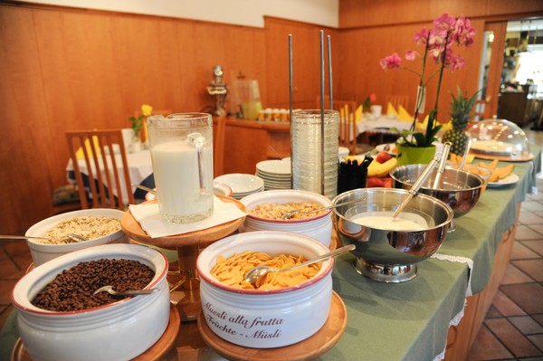 The breakfast Small hotel Schweitzer