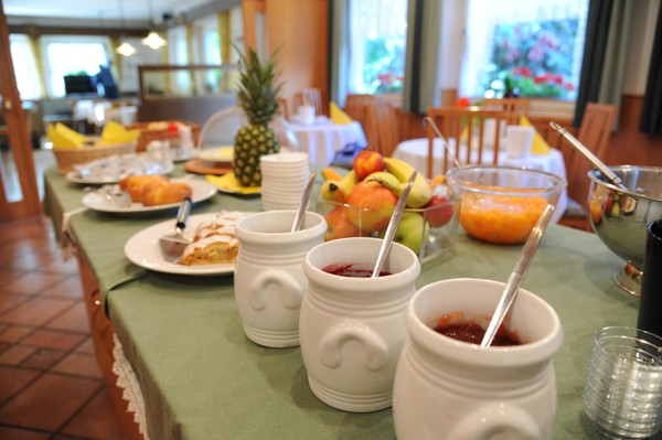 The breakfast Small hotel Schweitzer