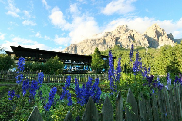 Foto Außenansicht Hotel Armentarola
