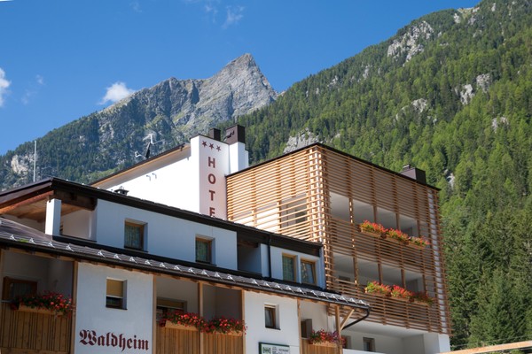 Foto esterno Hotel Waldheim