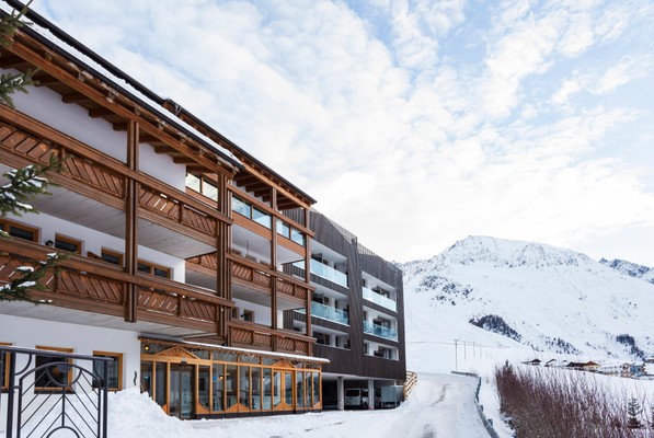 Foto Außenansicht Hotel Langtaufererhof