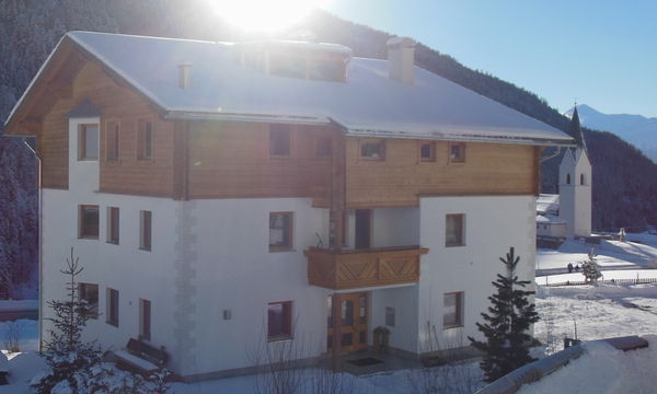 Foto esterno in inverno Alpin