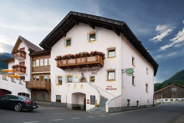 Photo exteriors Hotel Schwarzer Adler