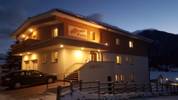 Foto esterno enjoy Monika apartments