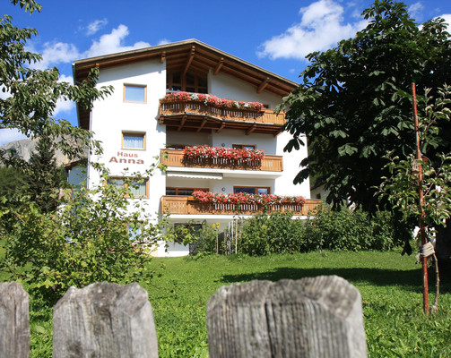 Foto Außenansicht B&B + Ferienwohnung Haus Anna