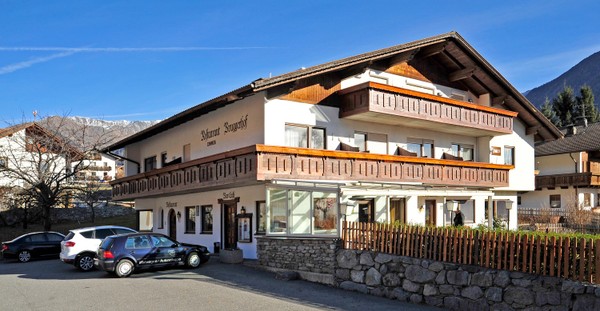 Photo exteriors Small hotel Bruggerhof