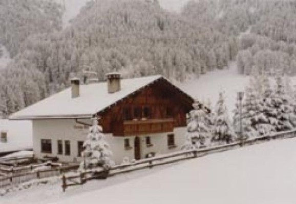 Foto esterno B&B + Appartamenti in agriturismo Sesvennahof