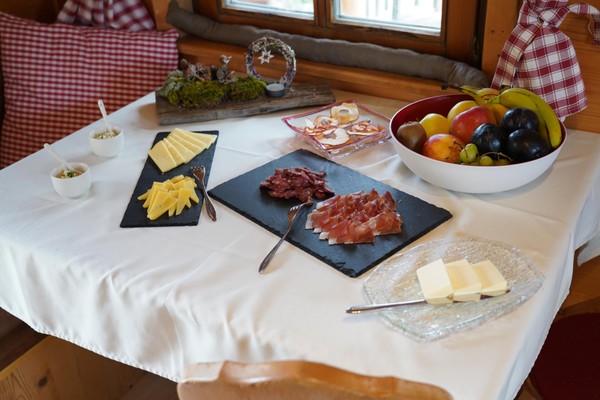 La colazione B&B + Appartamenti in agriturismo Sesvennahof
