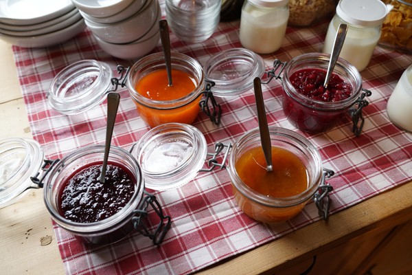 La colazione B&B + Appartamenti in agriturismo Sesvennahof
