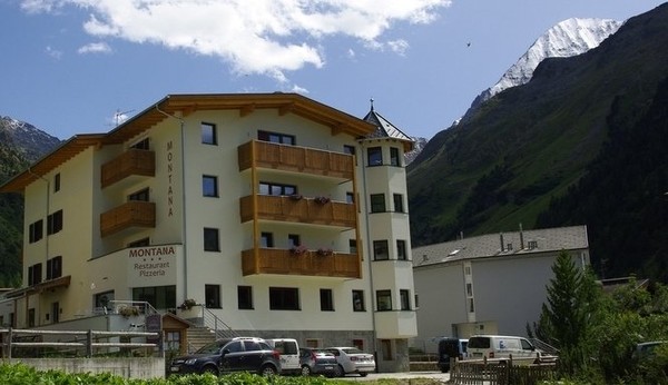 Foto esterno Pensione + Appartamenti Montana & Firn