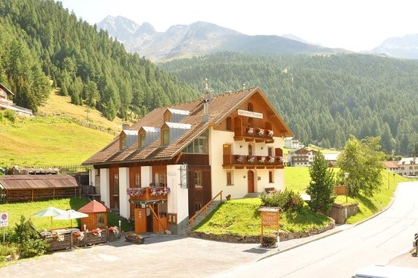 Photo exteriors Restaurant Roland's Bistro