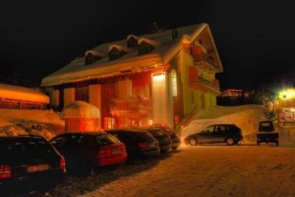 Foto esterno Ristorante Roland's Bistro