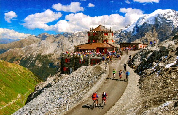Foto esterno Albergo Tibet