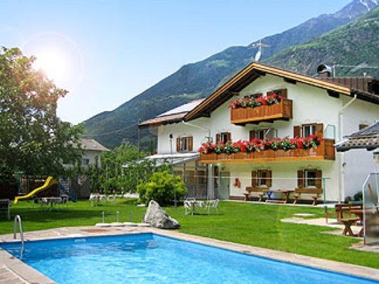 Photo exteriors Apartments Wiesenheim
