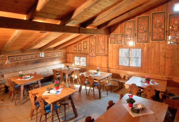 The restaurant Castelbello - Ciardes / Kastelbell - Tschars Schlosswirt Juval