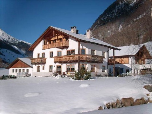 Foto esterno Appartamenti in agriturismo Tumpaschin-Hof