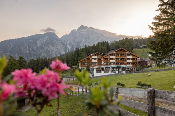 Foto esterno Hotel Falzeben