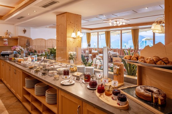 La colazione Hotel + Residence Sonnenheim