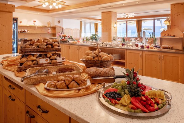 La colazione Hotel + Residence Sonnenheim