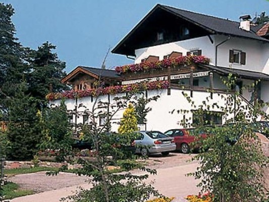 Foto Außenansicht Restaurant Grünen Baum